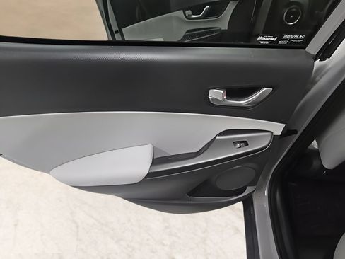 Certified 2022 Hyundai Kona Limited AWD/4WD image 15