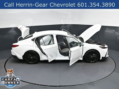 Used 2025 Toyota Camry SE w/ Convenience Package FWD image 51