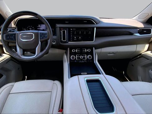 Used 2023 GMC Yukon Denali w/ Advanced Technology Package AWD/4WD image 15