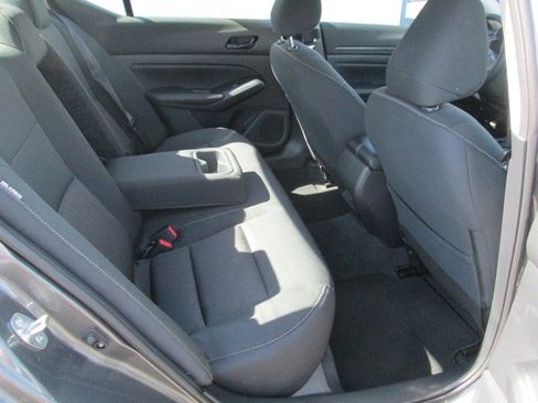 Used 2025 Nissan Altima 2.5 SV FWD image 11