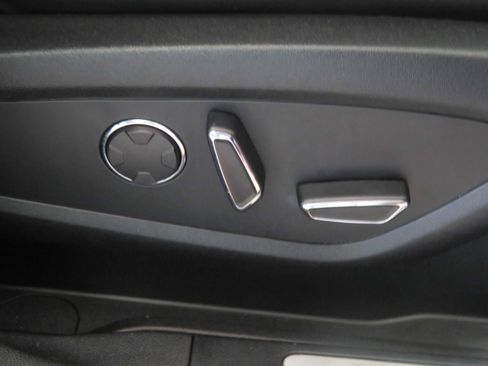 Used 2018 Lincoln MKC Reserve w/ Lincoln MKC Climate Package image 27