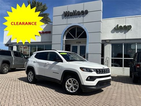 Used 2024 Jeep Compass Latitude image 1