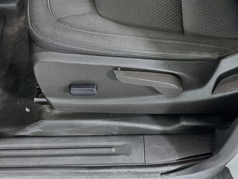 Used 2022 Chevrolet Colorado LT w/ Fleet Safety Package image 13