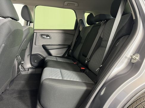 Used 2023 Nissan Rogue SV AWD/4WD image 7