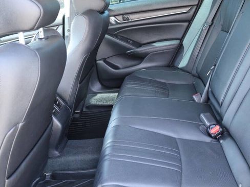 Used 2019 Honda Accord Touring image 17