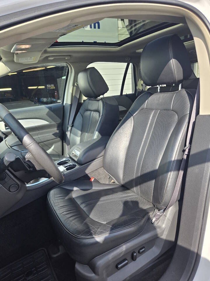 Used 2014 Lincoln MKX AWD w/ Equipment Group 101A image 8