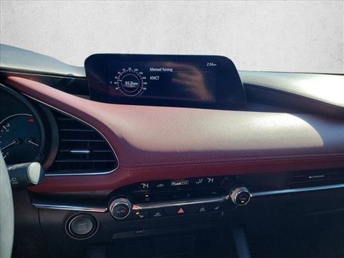 Used 2021 MAZDA MAZDA3 s image 21