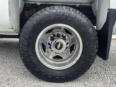 Used 2015 Chevrolet Silverado 3500 High Country w/ Duramax Plus Package AWD/4WD image 2