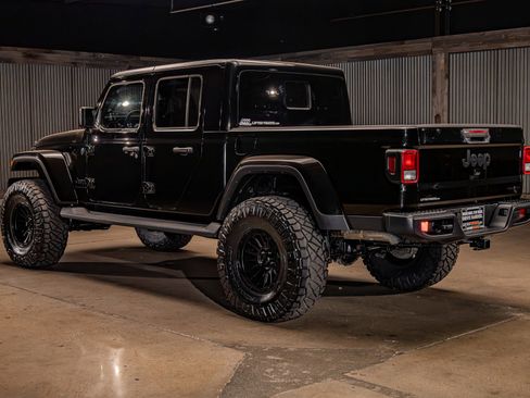 Used 2025 Jeep Gladiator Sport AWD/4WD image 7