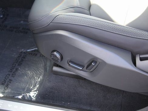 New 2026 Volvo XC90 B6 Plus w/ Protection Package Premier image 13