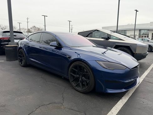 Used 2022 Tesla Model S Plaid image 1