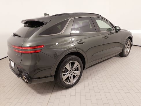 Used 2025 Genesis GV70 3.5T Sport AWD/4WD image 12