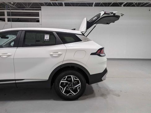 Certified 2023 Kia Sportage LX image 11