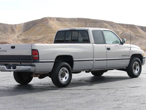 Used 1997 Dodge Ram 2500 Truck 2WD Club Cab image 8
