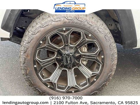 Used 2023 Toyota Tacoma TRD Off-Road RWD image 9
