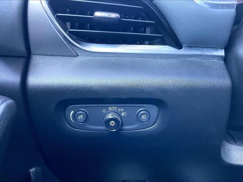 Used 2019 Chevrolet Traverse LT FWD image 33