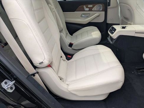 Used 2023 Mercedes-Benz GLS 450 4MATIC image 23