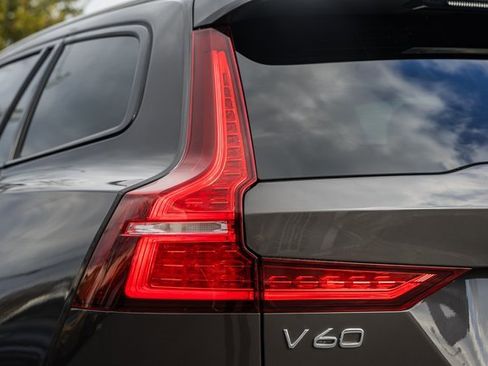 Used 2024 Volvo V60 B5 Cross Country Ultimate w/ Protection Package Premier image 7