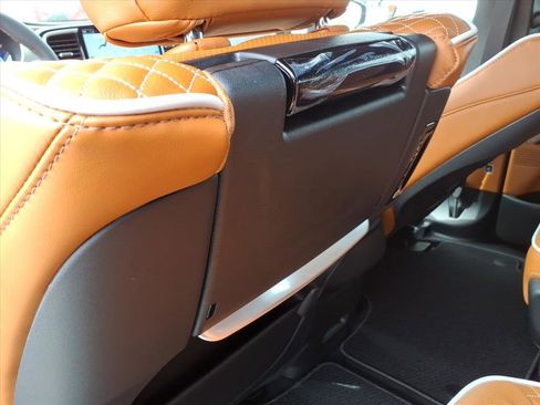 New 2026 Chrysler Pacifica Pinnacle image 32