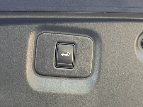 Used 2018 Nissan Pathfinder SL w/ Midnight Edition Package FWD image 29