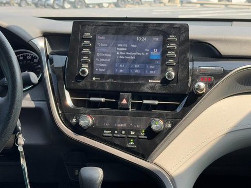 Used 2022 Toyota Camry LE w/ Carpet Mat Package (TMS) AWD/4WD image 13