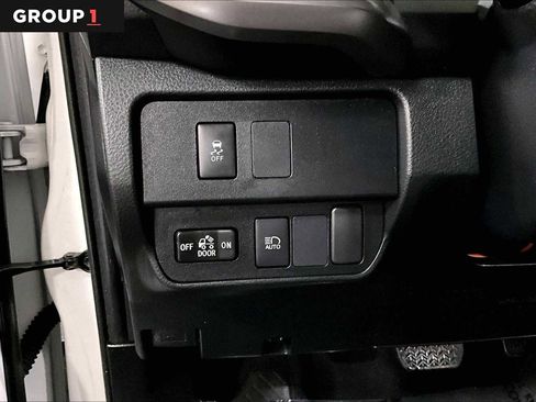 Used 2021 Toyota Tacoma SR5 AWD/4WD image 35