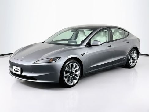 Used 2025 Tesla Model 3 Long Range RWD image 10