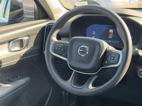 Certified 2025 Volvo XC40 B5 Core image 13