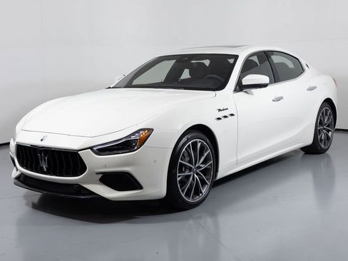 Used 2023 Maserati Ghibli Modena RWD image 10