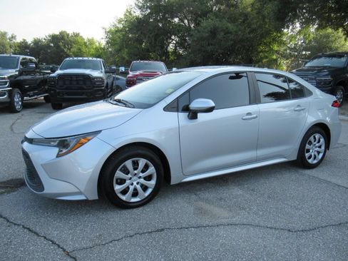 Used 2022 Toyota Corolla LE FWD image 4