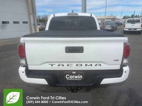 Used 2023 Toyota Tacoma TRD Off-Road w/ Technology Package image 10