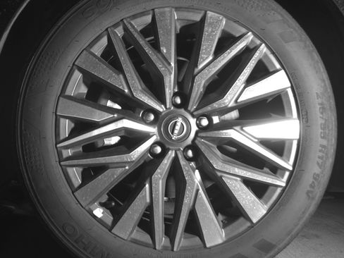 Used 2025 Nissan Altima 2.5 SV FWD image 12