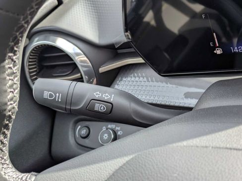 New 2026 Chevrolet Trax ACTIV w/ Sunroof Package FWD image 28