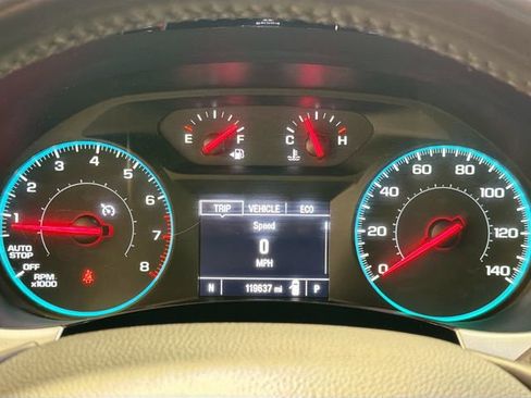 Used 2018 Chevrolet Traverse LT FWD image 11