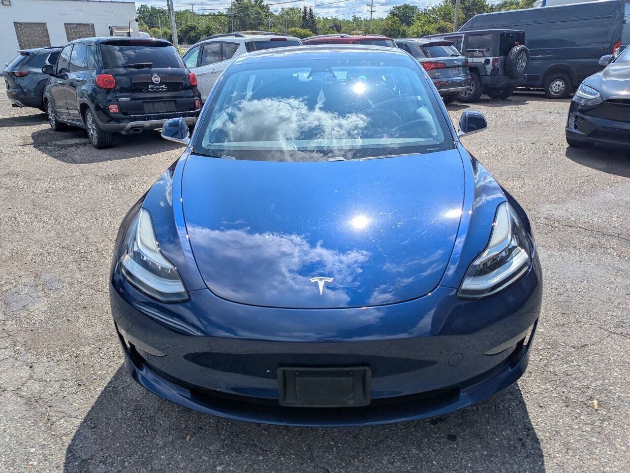 Used 2018 Tesla Model 3 Long Range RWD image 2