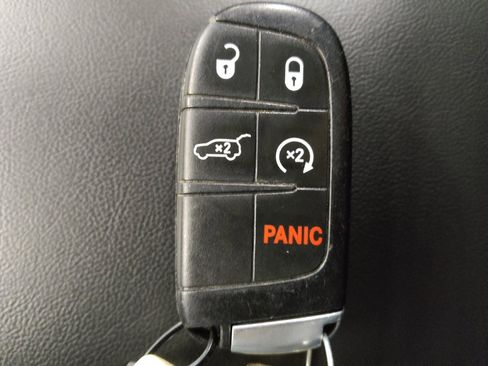 Used 2022 Jeep Grand Cherokee Limited image 32