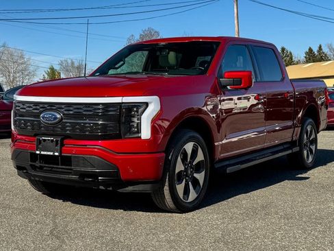 Used 2022 Ford F150 Lightning Platinum image 7