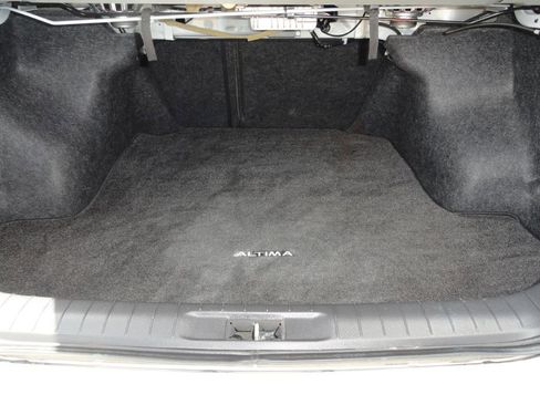 Used 2014 Nissan Altima 2.5 SL w/ Technology Package FWD image 12