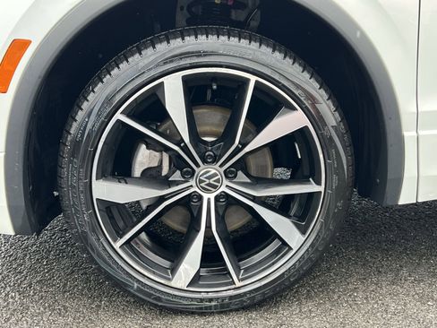 Used 2024 Volkswagen Tiguan SEL R-Line AWD/4WD image 20