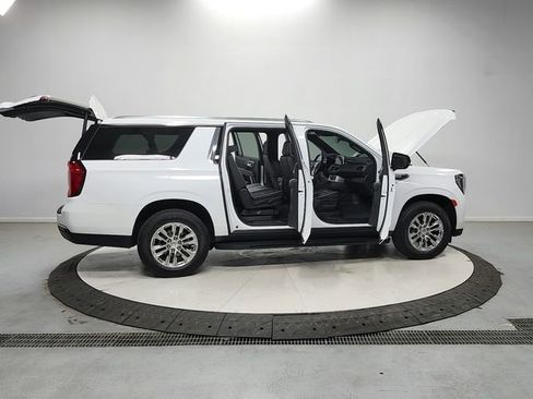 Used 2022 GMC Yukon XL SLT RWD image 16