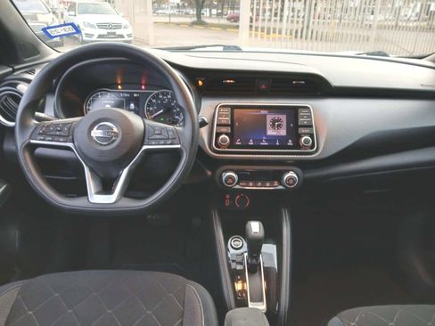 Used 2018 Nissan Kicks SV image 12