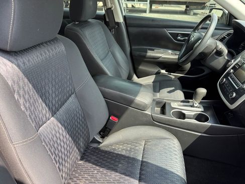 Used 2016 Nissan Altima 2.5 S w/ Power Driver Seat Package FWD image 18