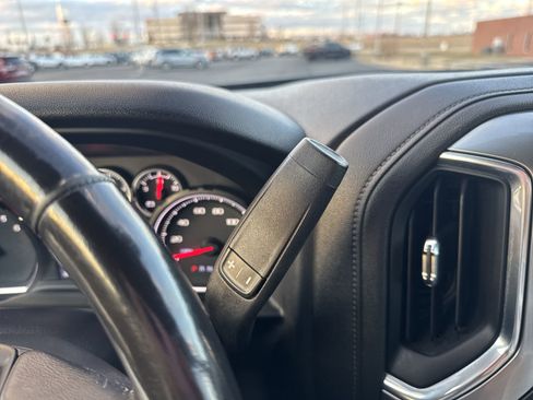 Used 2022 Chevrolet Silverado 1500 LT w/ Z71 Off-Road Package image 19