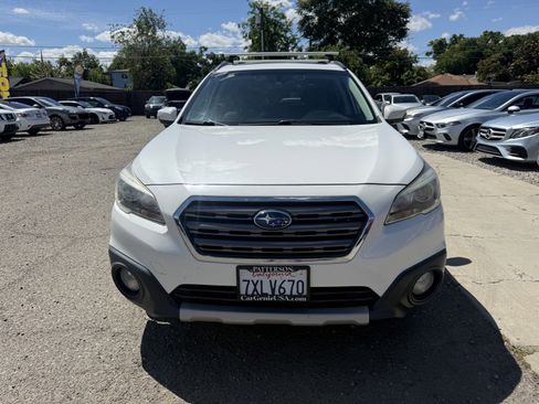 Used 2017 Subaru Outback 3.6R Touring w/ Popular Package #5A image 2