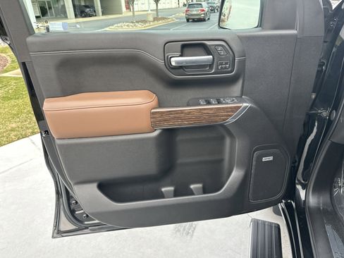 Used 2021 Chevrolet Silverado 1500 High Country w/ Technology Package image 14