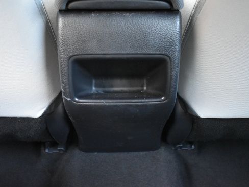 Used 2021 Toyota Corolla LE image 28