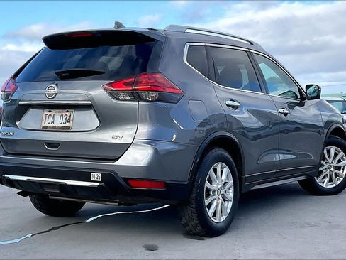 Used 2017 Nissan Rogue SV FWD image 22