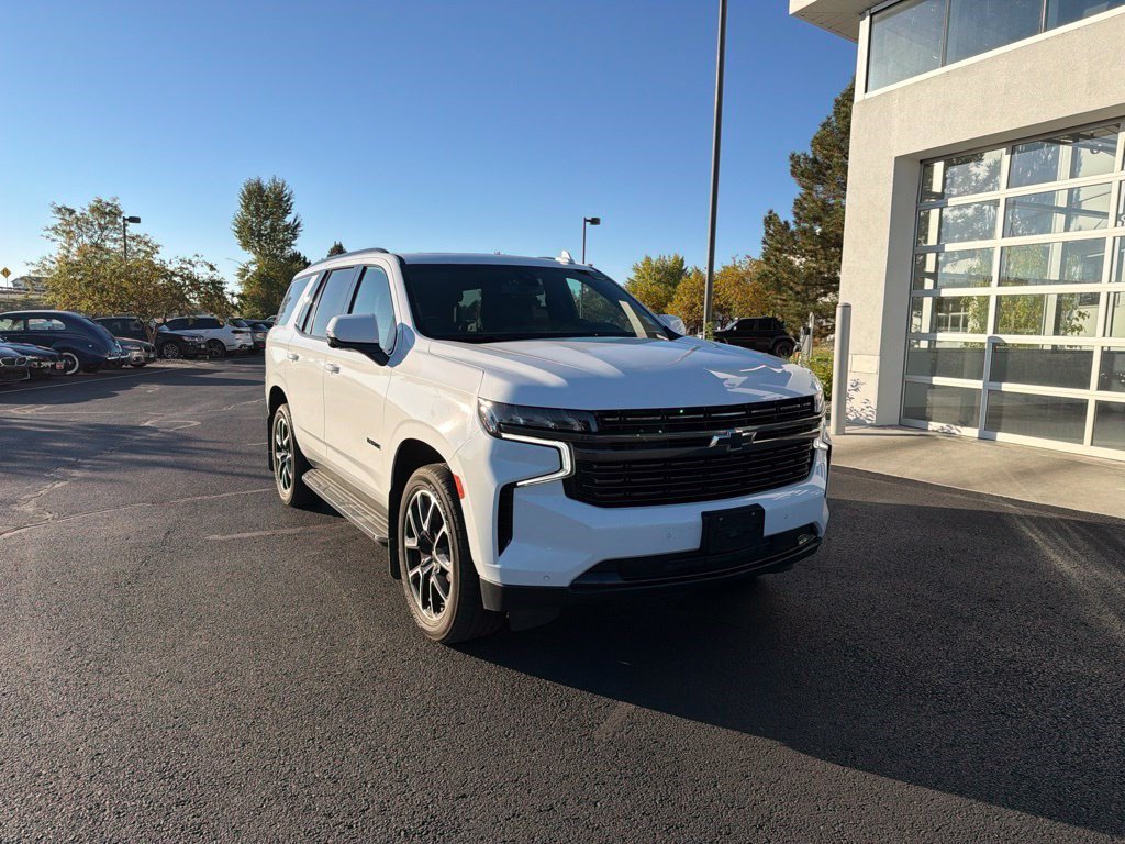 Used 2021 Chevrolet Tahoe RST w/ Luxury Package AWD/4WD image 7