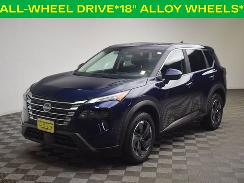 Used 2025 Nissan Rogue SV AWD/4WD image 3