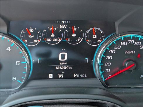 Used 2018 Chevrolet Suburban Premier AWD/4WD image 37